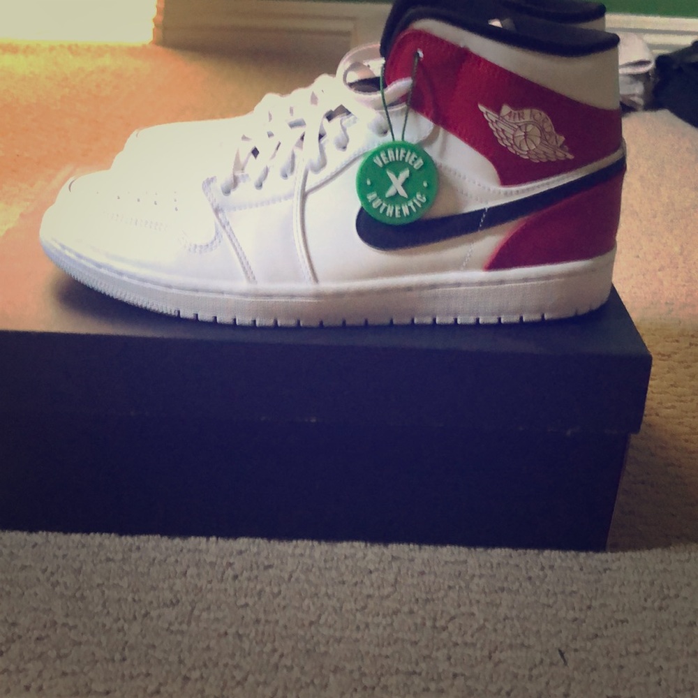 Deadstock Jordan 1 Gym Red Sneakers
